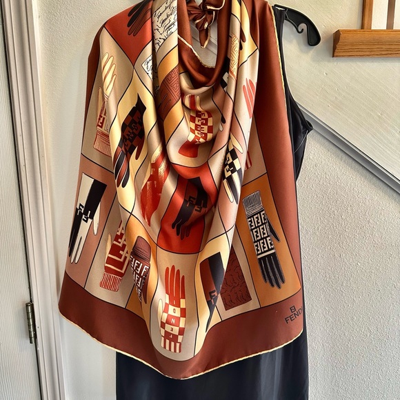 Fendi silk scarf in mint condition used less than 3 times then dry cleaned - Picture 3 of 9